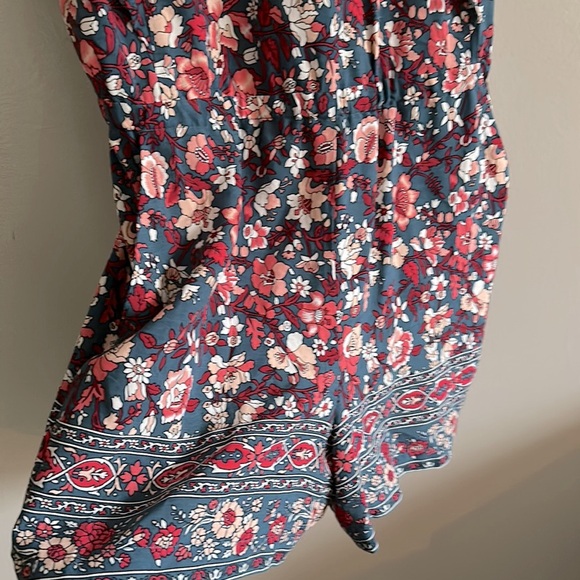 Multi floral flutter sleeve romper - Picture 6 of 11